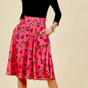 ModCloth medium hot air balloon skirt. Has pockets!!